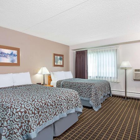 Days Inn By Wyndham Fond Du Lac Eksteriør billede